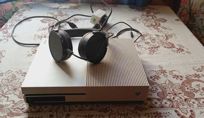 Vendo Xbox one s