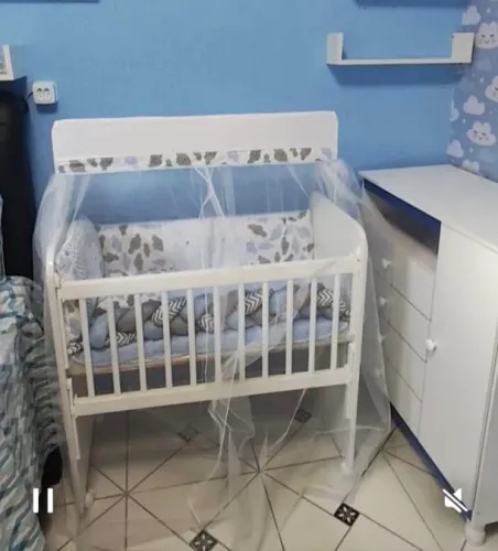 Mini berço grade móvel com colchão e regulagem de altura
