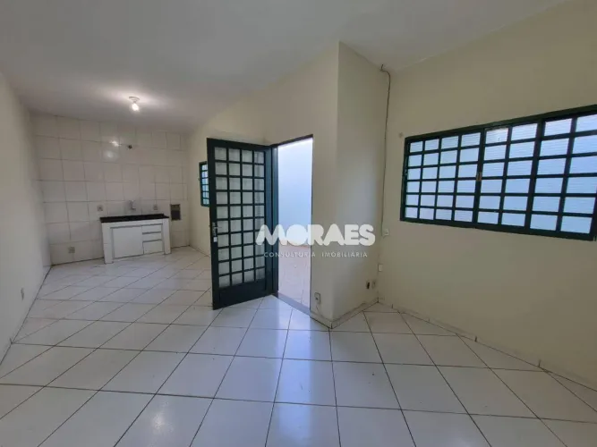 Casa com 1 quarto para alugar por R$ 1.250/mês - Vila Jardim Celina - Bauru/SP
