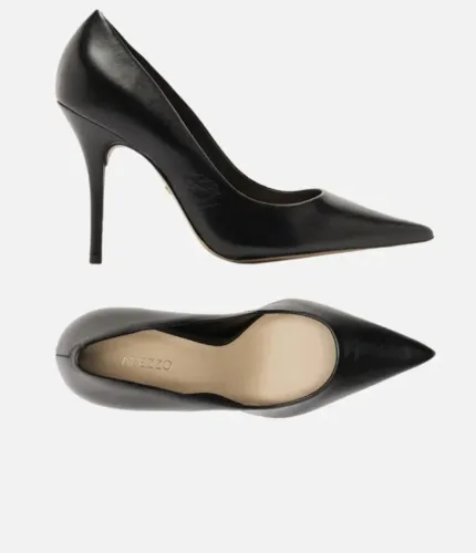Scarpin Preto Couro Salto Alto Bico Fino Gigi