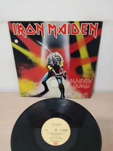 Disco de Vinil Iron Maiden Japan em perfeito estado. 