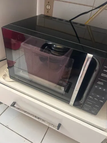 Microondas eletrolux c defeito
