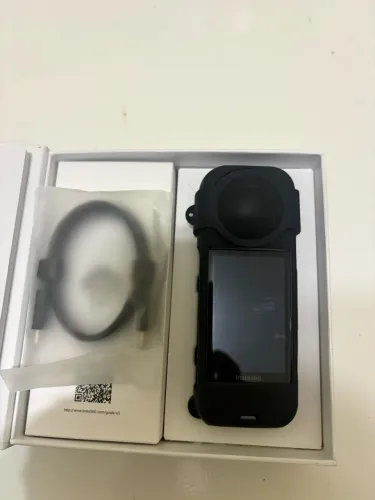 Vendo Insta 360 X5 novíssima