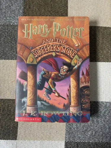 HARRY POTTER E A PEDRA FILOSOFAL - SCHOLASTIC 1999