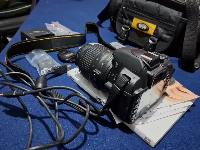 Câmera Nikon D3100 (Kit Completo) $R950,0