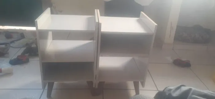 VENDO CRIADO MUDO/MESA DE CABECEIRA NOVOS