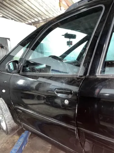 Vendo jogo de portas completo da Citroën Xsara Picasso 2.0 16V, ano 2005.