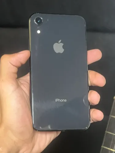 iPhone XR preto todo 100% pra sair hoje! Zero defeitos!