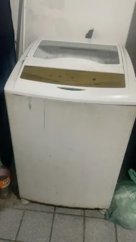 Máquina de lavar com defeito