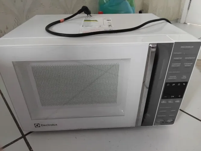 Micro-ondas Electrolux Efficient 23L 