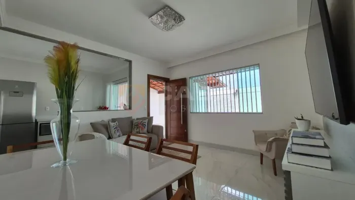 Casa com 3 quartos, 1 suíte, 3 vagas MOBILIADA 3 quartos c/ suíte em Morada de