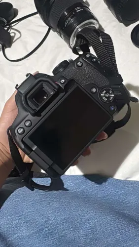Canon T8i + Lente 18-55mm