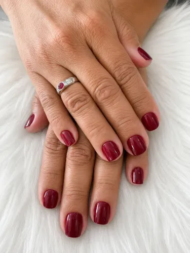 Precisa-se de Manicure