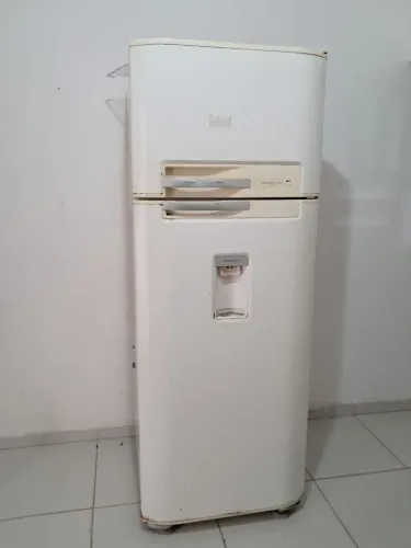 Com defeito, não gela