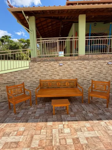 Banco Surubão Madeira Rustica + 2 Poltronas e 1 mesa de centro de brinde