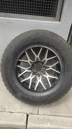 Jogo de 4 Rodas e pneus Dodge RAM 2500