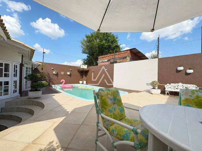 CASA COM PISCINA E SALÃO FESTAS RUA SAO PAULO