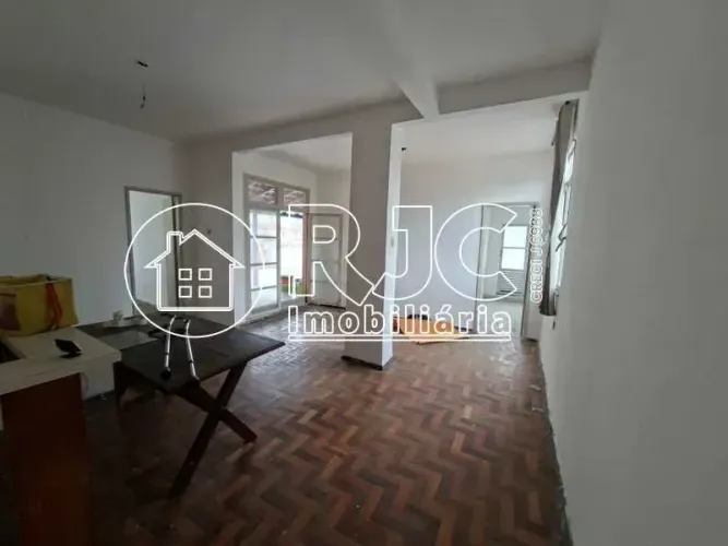 Imóvel para venda possui 242 metros quadrados com 2 quartos em Maracanã - Rio de Janeiro -