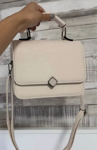 Bolsa Clara média