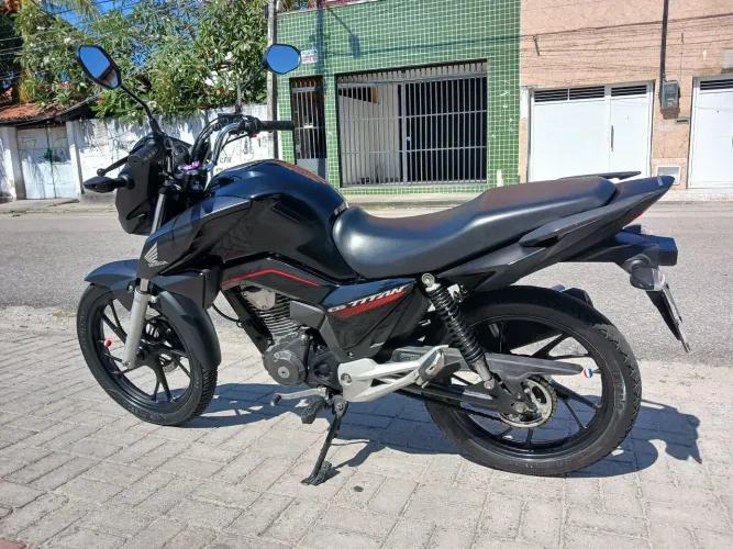 Titan 2024 2024 com apenas 29mil km rodados vende se ou trocar