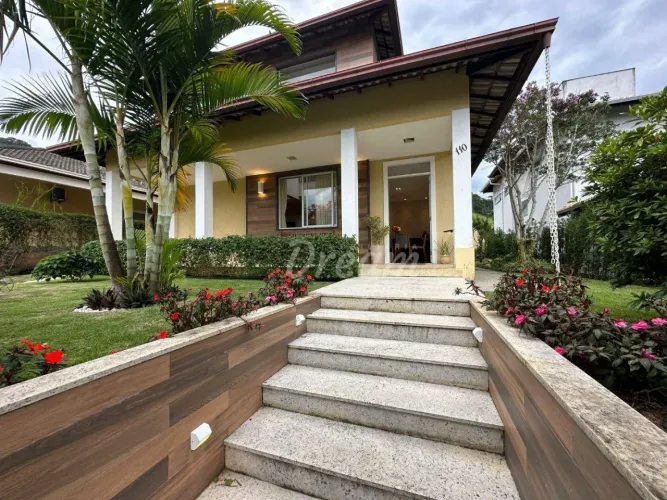 Casa com 4 dormitórios à venda, 220 m² por R$ 1.300.000,00 - Vargem Grande - Teresópolis/R