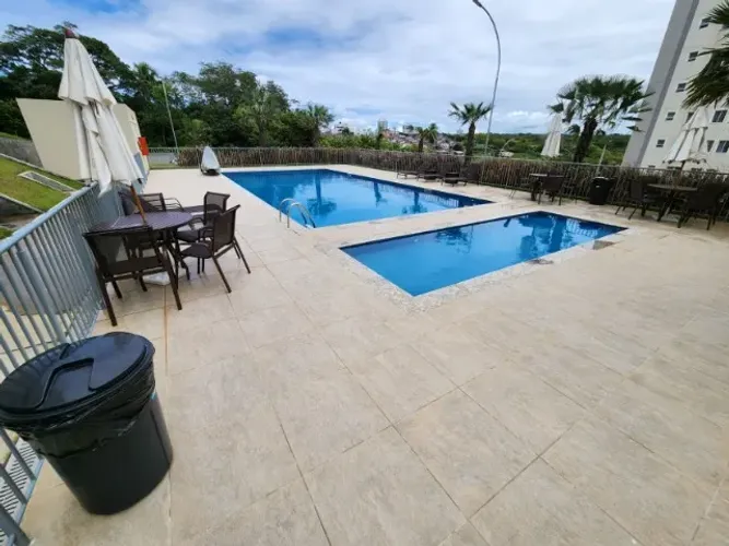Portal do Sol - Alugo apartamento em andar alto, condomínio fechado, 2 quartos!