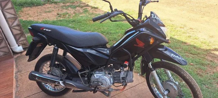 Honda pop, documento em dias, pisca alerta, protetor de carenagem, troca de óleo novo,