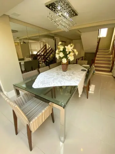 Casa de Condomínio 4 dormitório com 2 suítes no Boa Vista