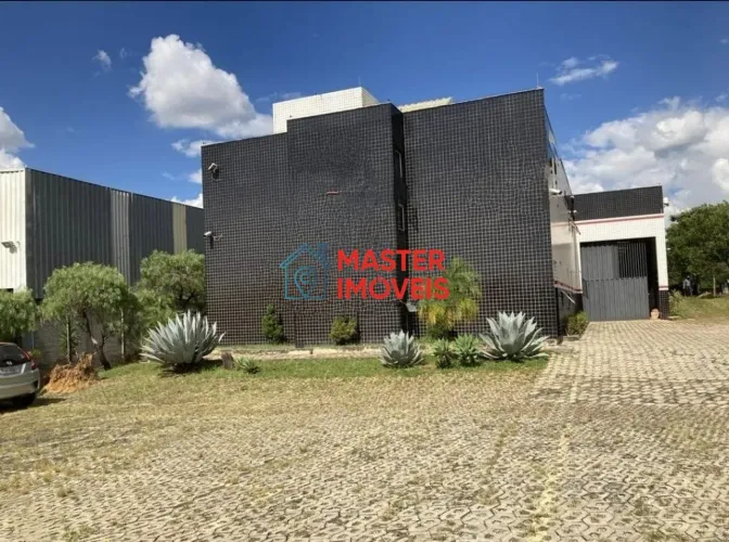 ÓTIMO GALPÃO DE 1.375 METROS