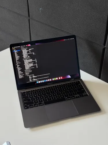 MacBook Air M1 - Estado de Novo | Apenas 222 ciclos de bateria