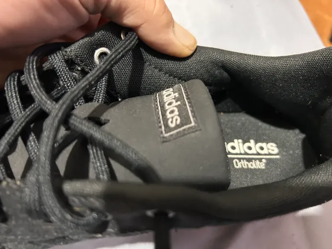 Tênis adidas
