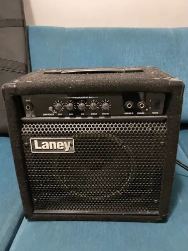 Laney RB1 amplificador baixo