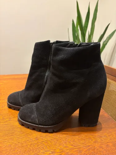 Bota arezzo tratorada - camurça - tamanho 35 - cano curto