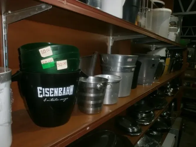 baldes de gelo - de inox / acrilico/ louça/ alumínio - diversos valores e modelo