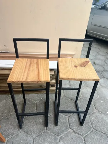 Conjunto de banquetas de madeira e ferro - industrial