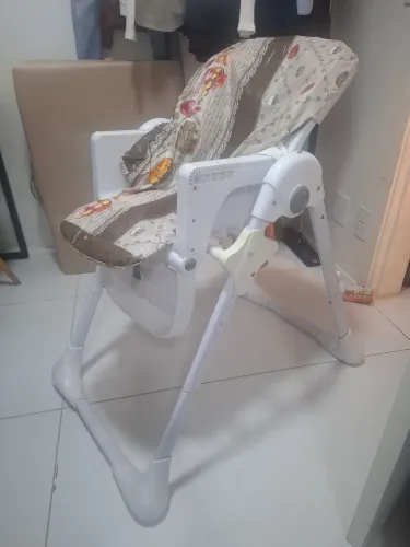 Cadeirinha de alimentação 