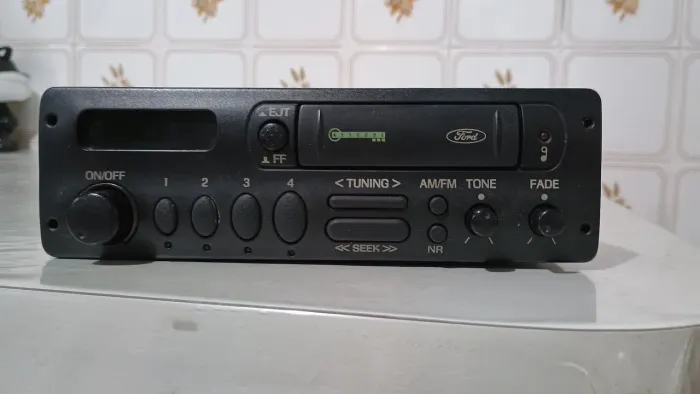Rádio toca fitas original Ford