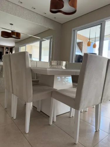 Mesa de jantar 1.50 X 1.50 com 8 cadeiras