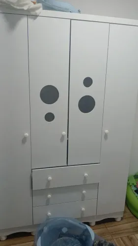 Guarda roupas infantil