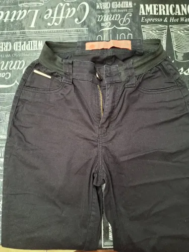 calça jeans preta