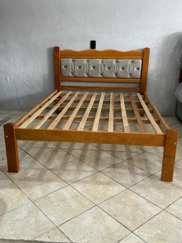 Cama de madeira maciça direto de fabrica 