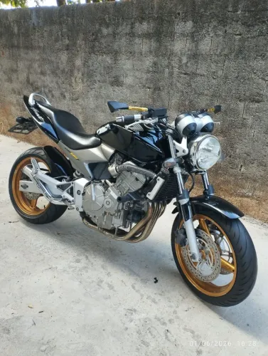 Hornet carburada
