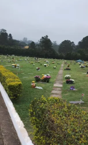 Vendo jazigo com três gavetas