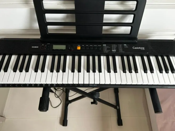 Teclado Cassio CT-S200 