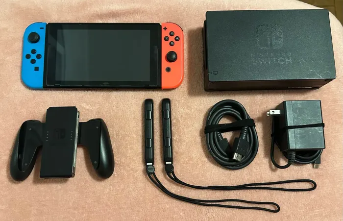 Nintendo Switch V2 2019 usado + acessórios