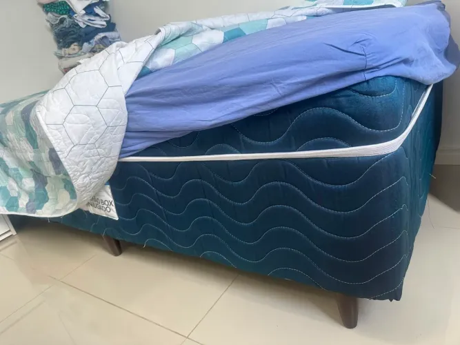 Vendo Cama box Nova