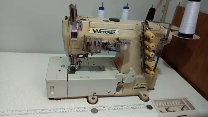 Máquina de costura Galoneira Industrial 2.500,00
