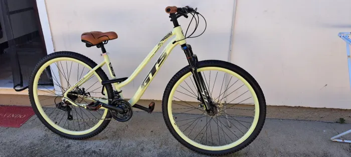 Bicicleta GTS lavy, aro 26, usada em EXCELENTE estado!