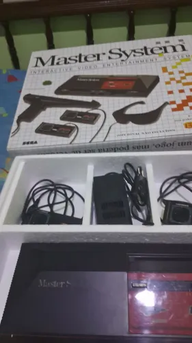 Caixa de papelão e berço de isopor Master System 1