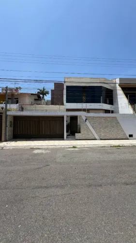 CASA EM PARQUE DOS COQUEIROS